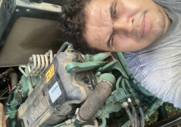 Mecánico especialista en motores intra borda Volvo penta Caterpillar cummins y Detroit y generadores eléctricos